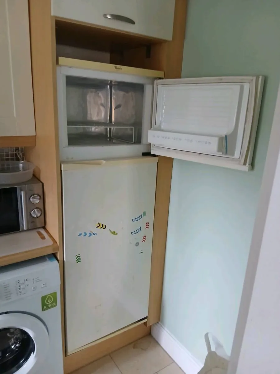 Fridge freezer - Image 2