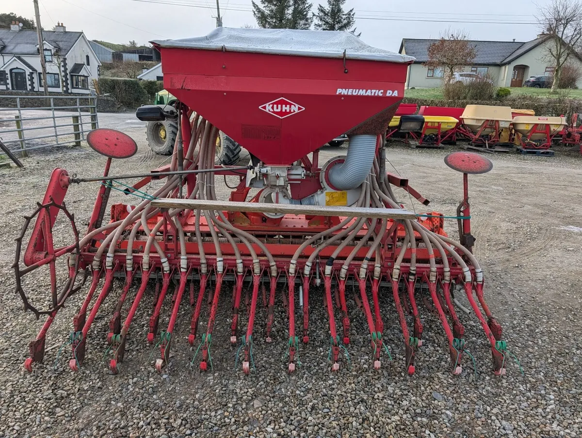 Accord seed drill - Image 1