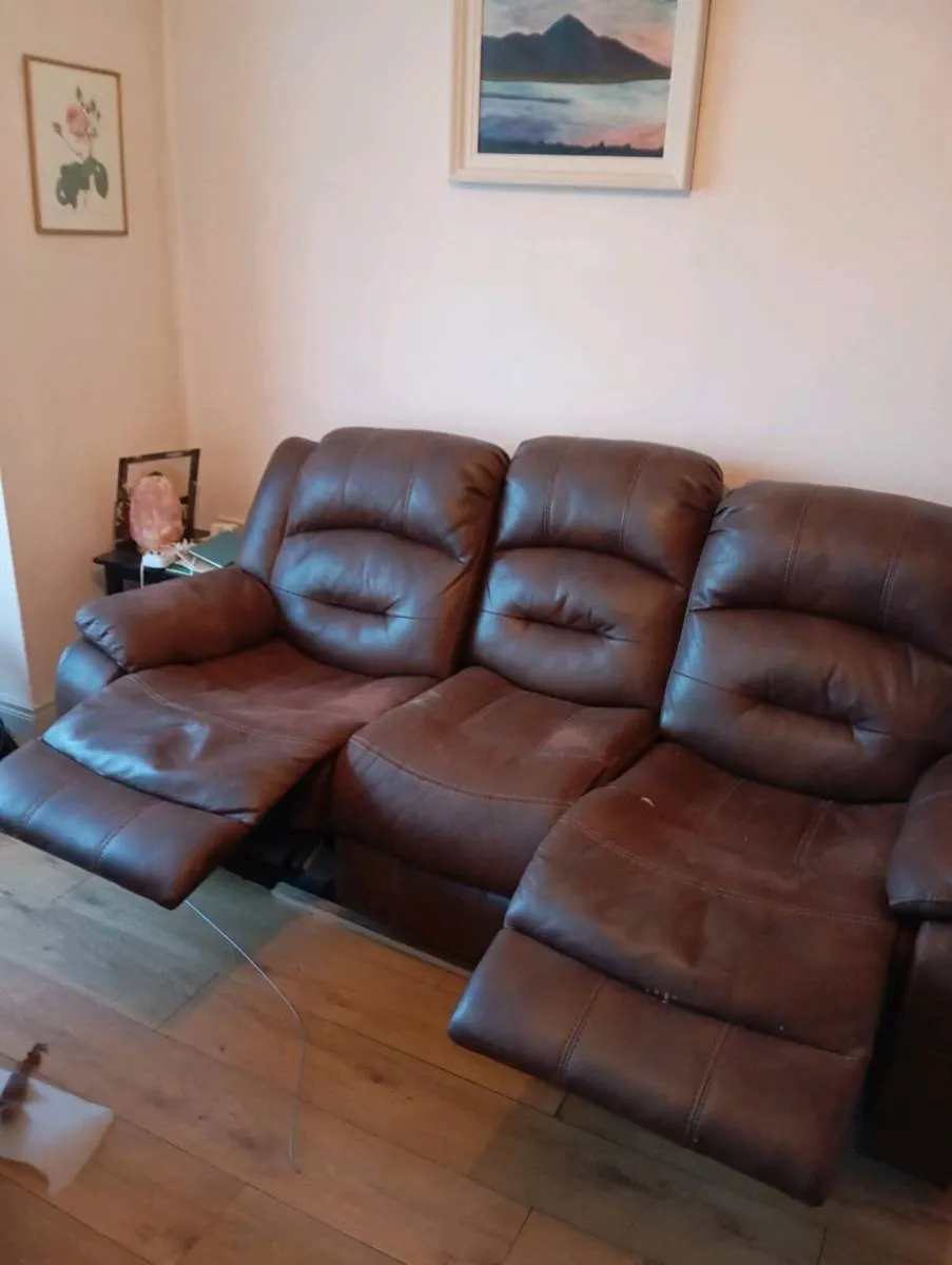 3 seater sofa Free to take away - Image 2