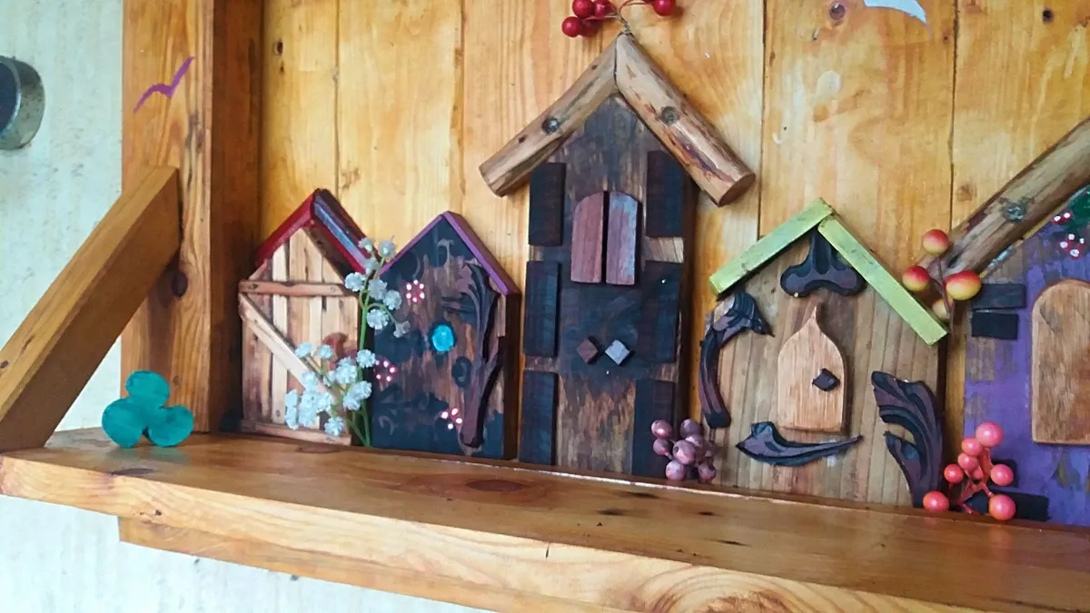 Rustic Fairy door / enchanted door floating shelf. - Image 4