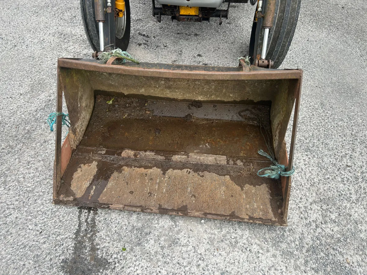 1980 Massey Ferguson 148 with Loader - Image 3