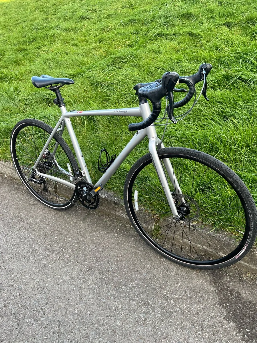 Specilaized Road bike. - Image 2