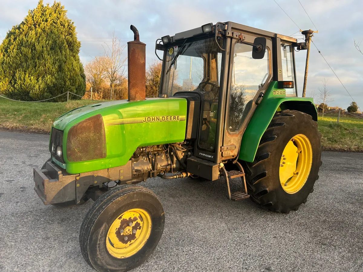1996 John Deere 3200 2wd - Image 1