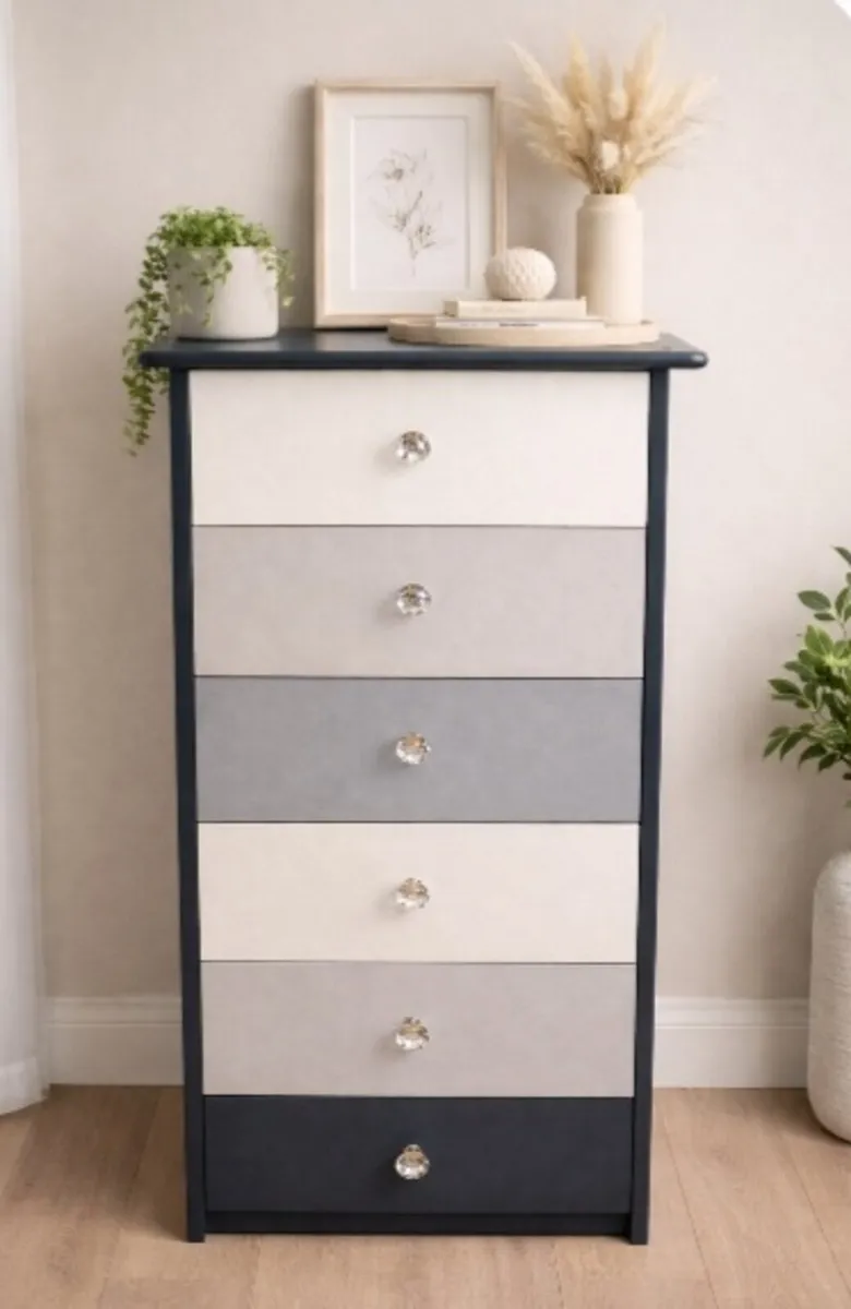 6 Drawer Tallboy Unit - Image 1