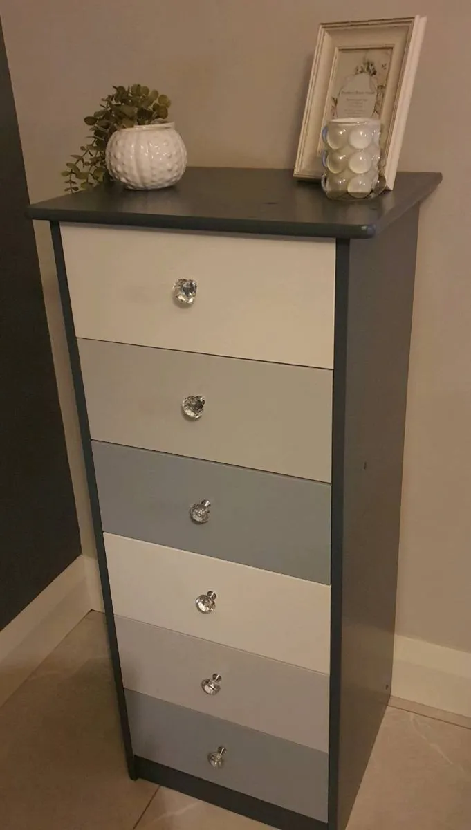6 Drawer Tallboy Unit - Image 4