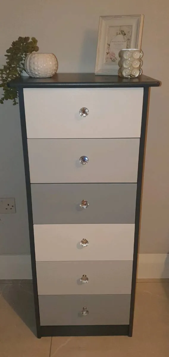 6 Drawer Tallboy Unit - Image 2