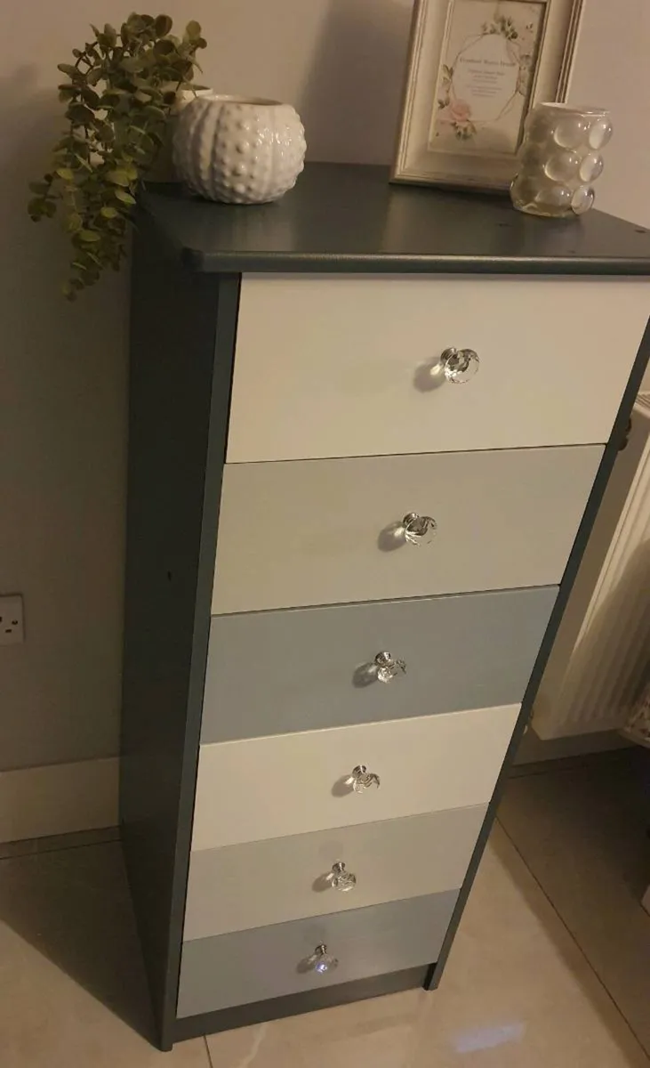 6 Drawer Tallboy Unit - Image 3