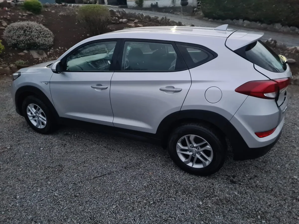 161 Hyundai Tuscon - Image 2