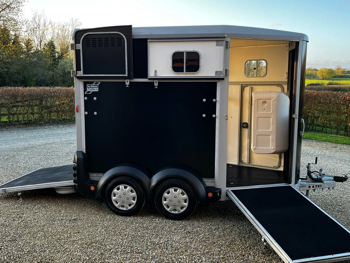 Ifor Williams HB 506 DELUXE AS NEW - Image 2