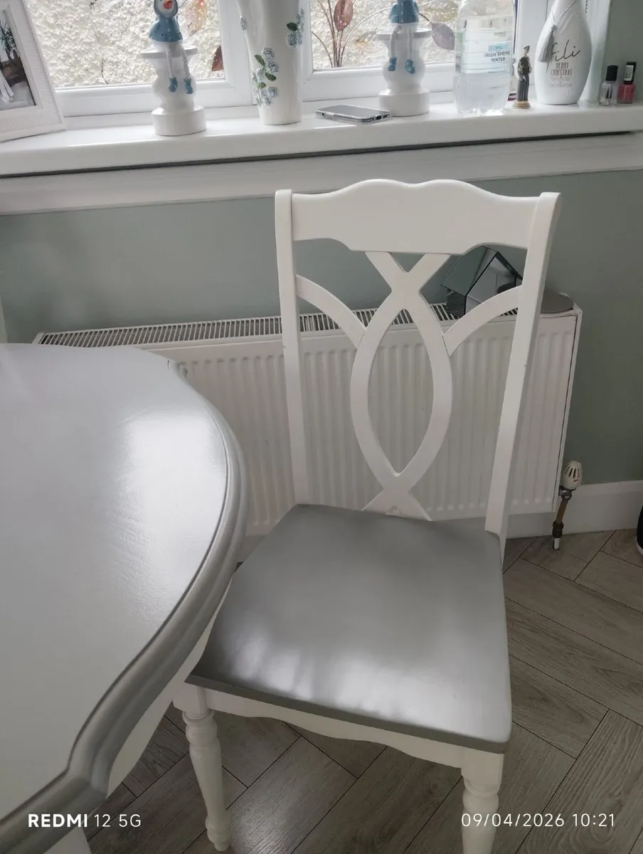 Dinning table chairs - Image 1