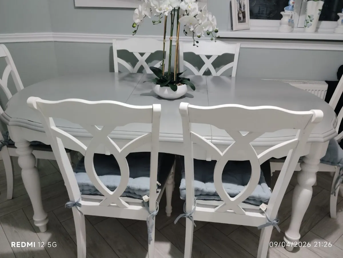 Dinning table chairs - Image 2