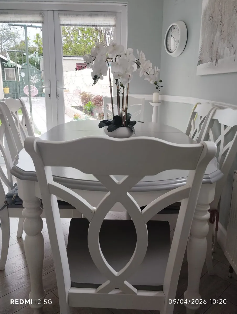 Dinning table chairs - Image 4