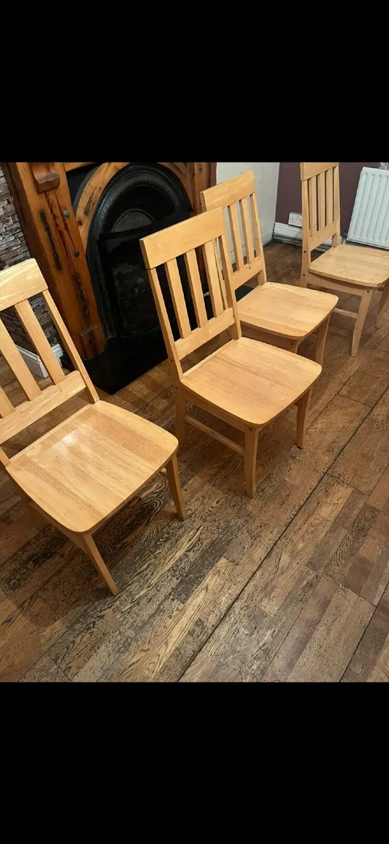 TABLE NEED GONE TODAY ASAP - Image 1