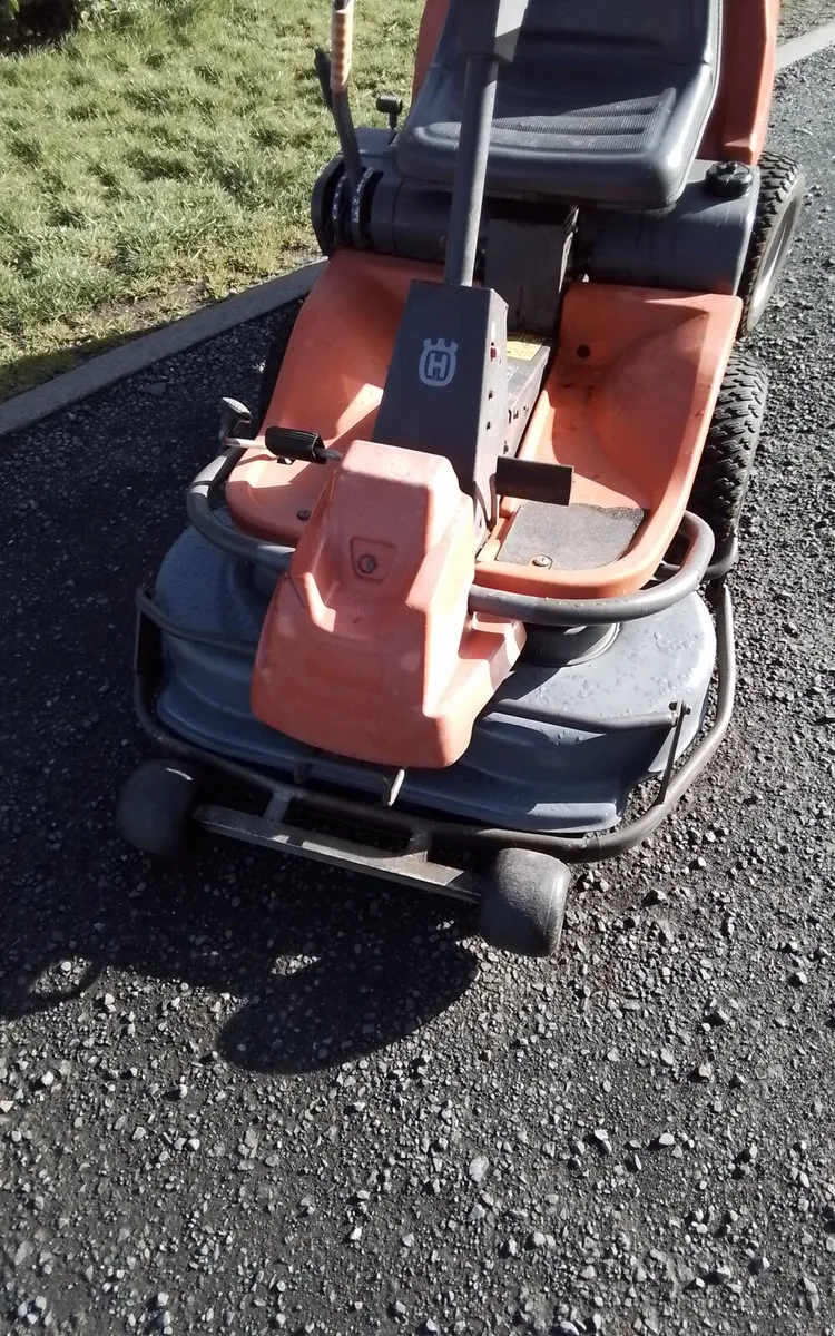 Ride on mower - Image 2