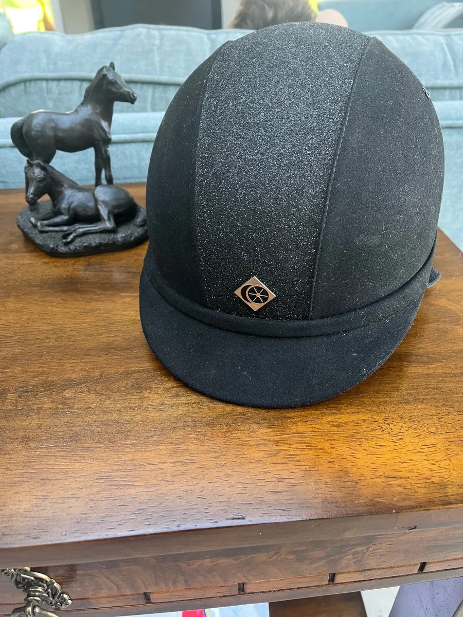 ⭐️Equestrian helmet ⭐️ - Image 1
