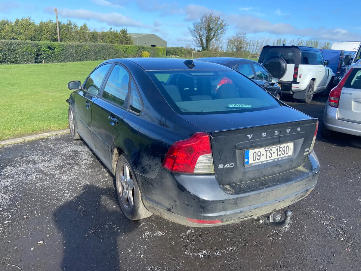 09 Volvo s40  slightly damaged - Image 3