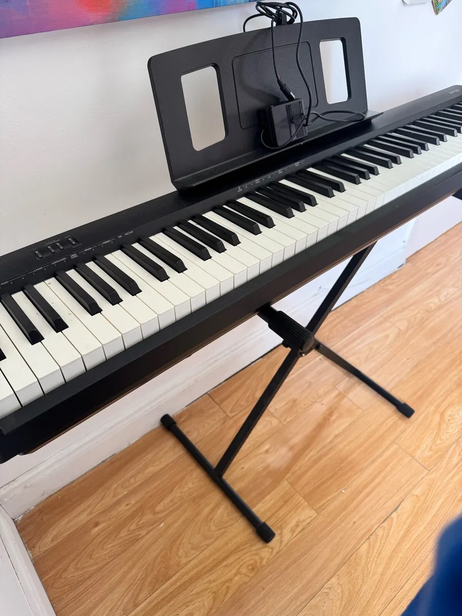 Roland FP-10 Keyboard Piano - Image 3