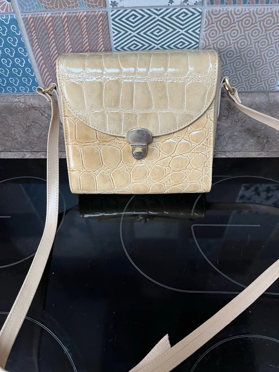 Ladies handbag - Image 2