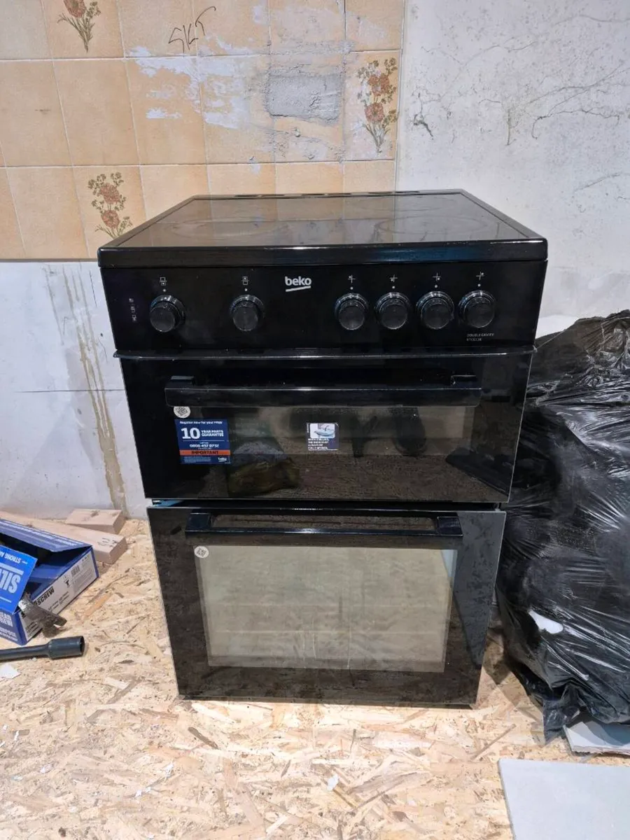 Electric oven - Image 1
