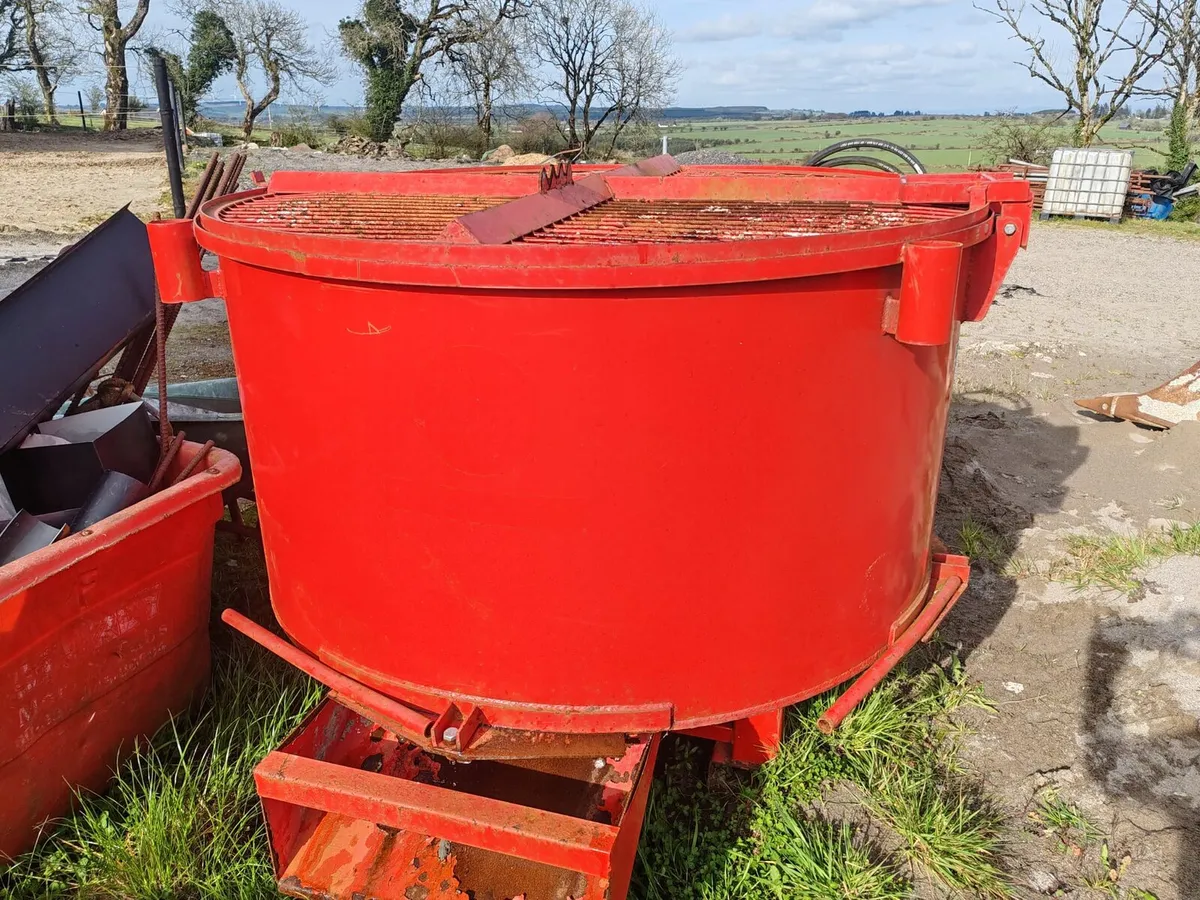 Cement Mixer like new - Image 2