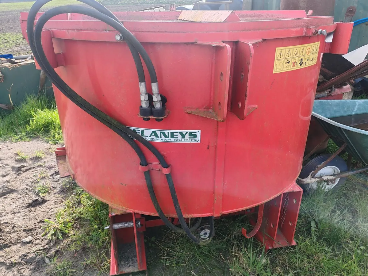 Cement Mixer like new - Image 3