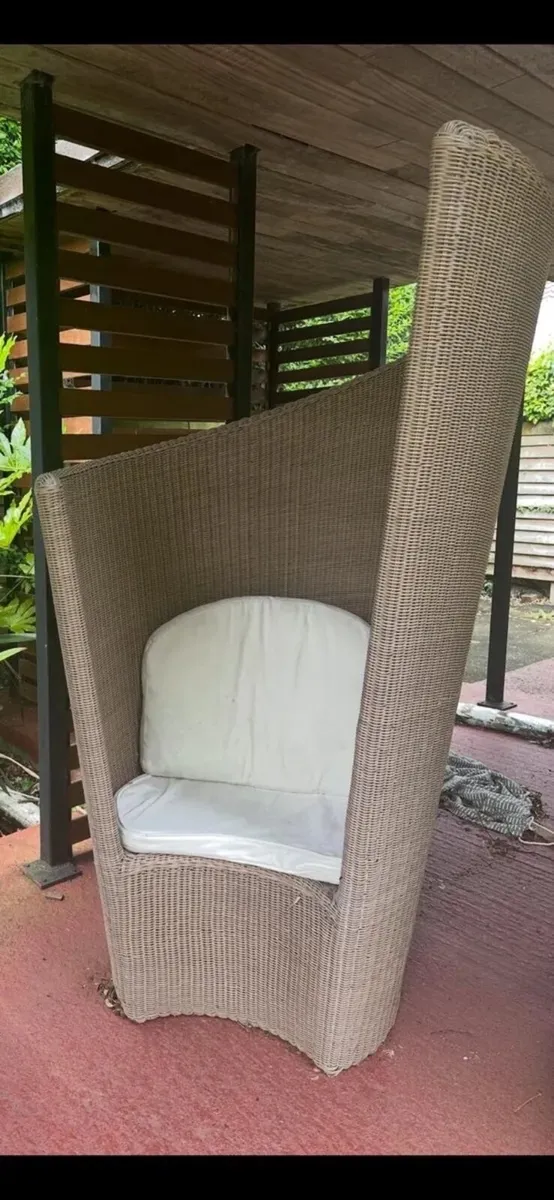 Stunning Designer Garden  and Bubble chair - Image 1