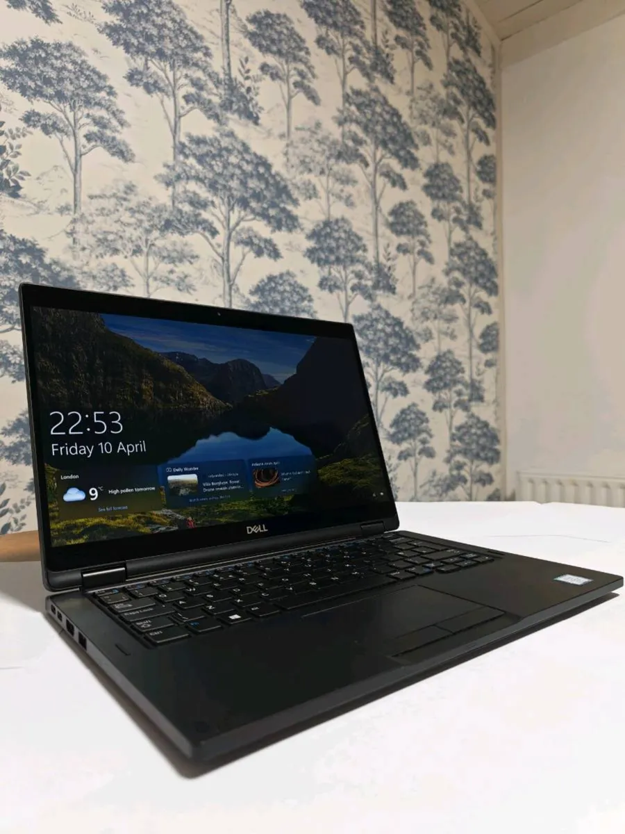 Dell Latitude 7390 2-in-1 Touchscreen i5 - Image 1