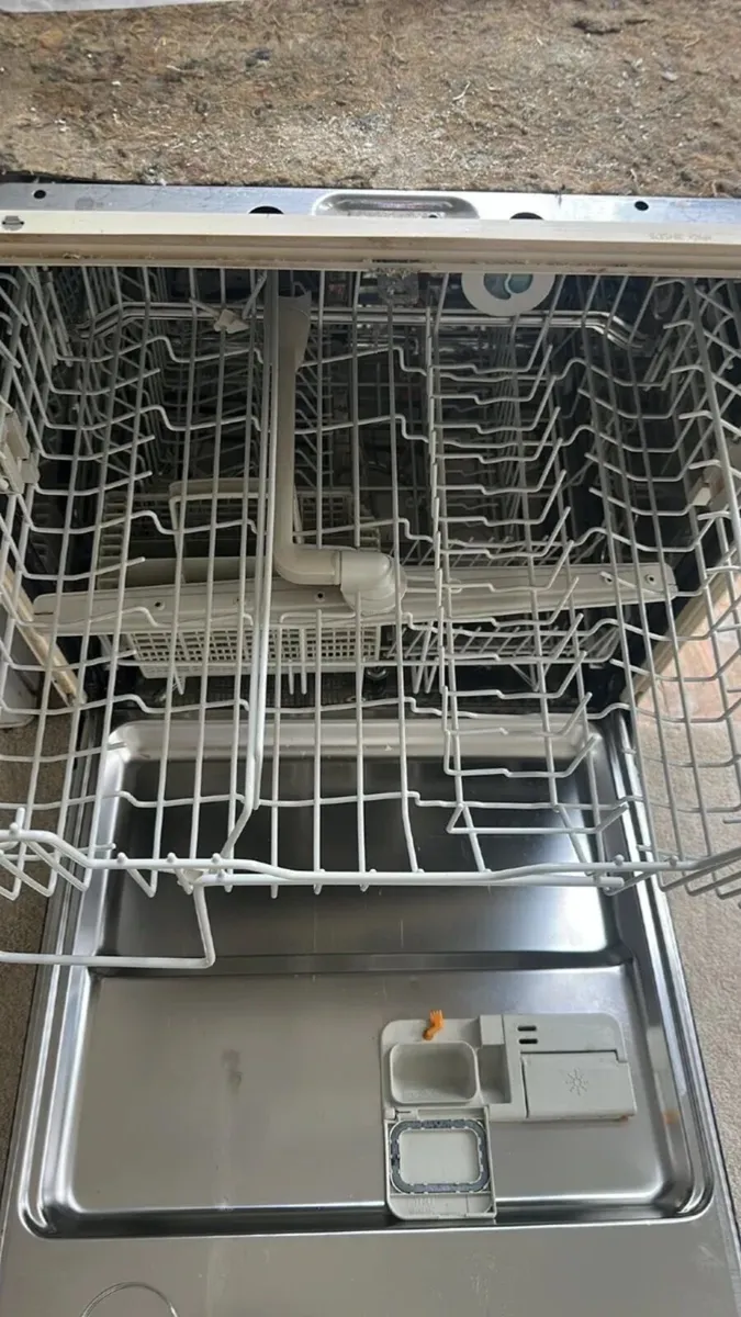 Integrated Miele Dishwasher. - Image 2