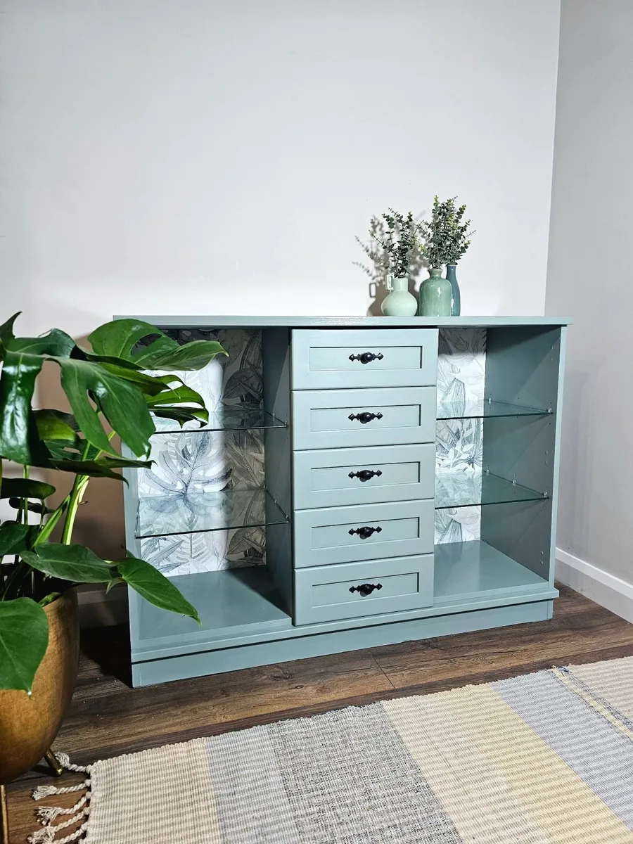 Sideboard / display unit - Image 3