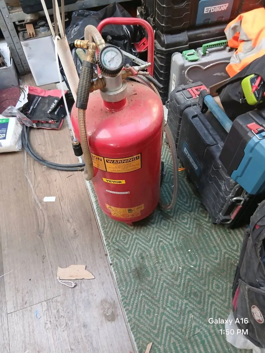 Air oil extractor - Image 1