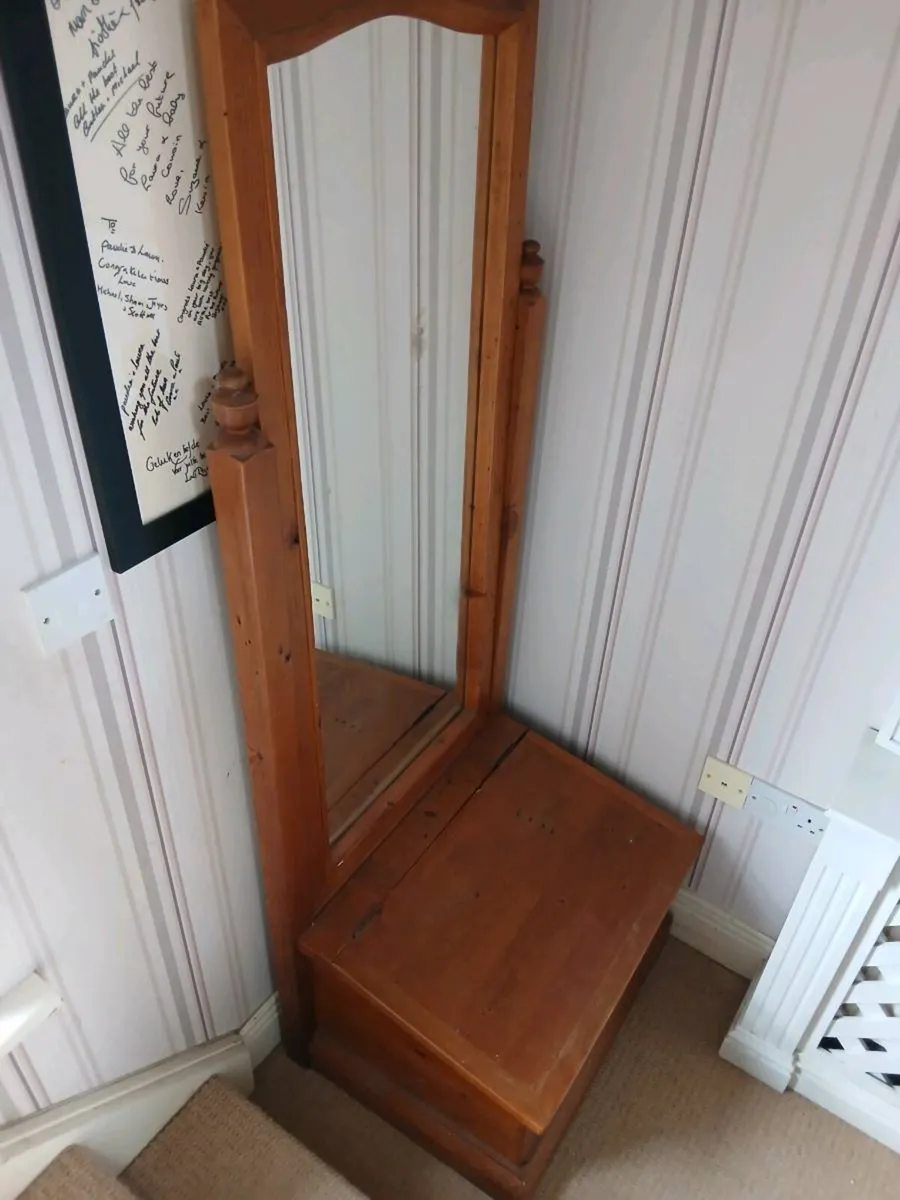 Mirror stand with storage - Image 1