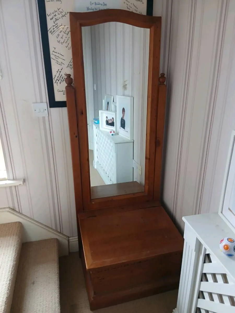Mirror stand with storage - Image 2