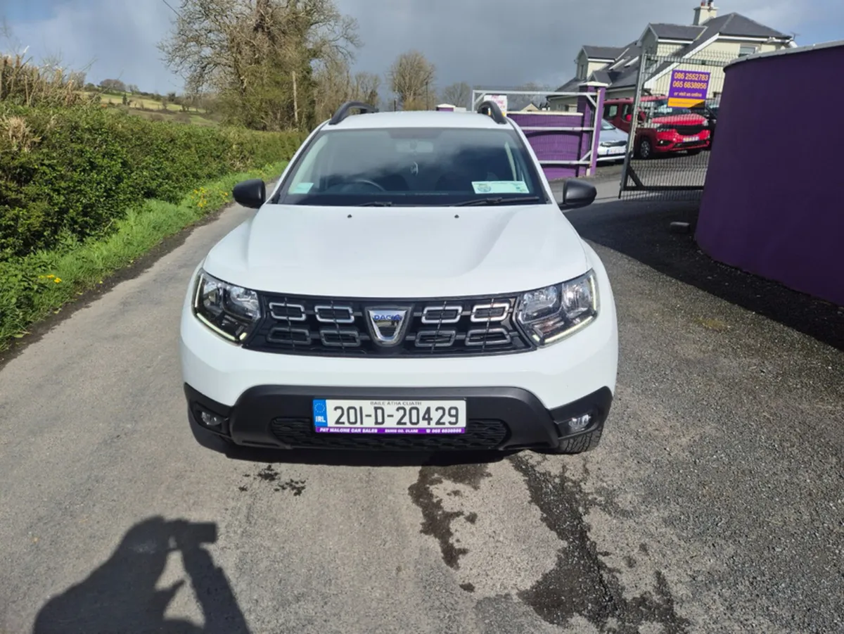 Dacia Duster ESSENTIAL BLUE DCI 115 5DR - Image 2