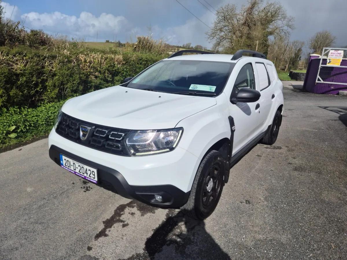Dacia Duster ESSENTIAL BLUE DCI 115 5DR - Image 1