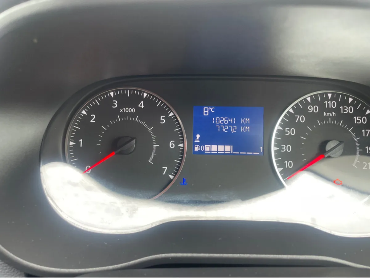 Dacia Duster ESENTIAL BLUE DCI 115 R RE 5DR - Image 3