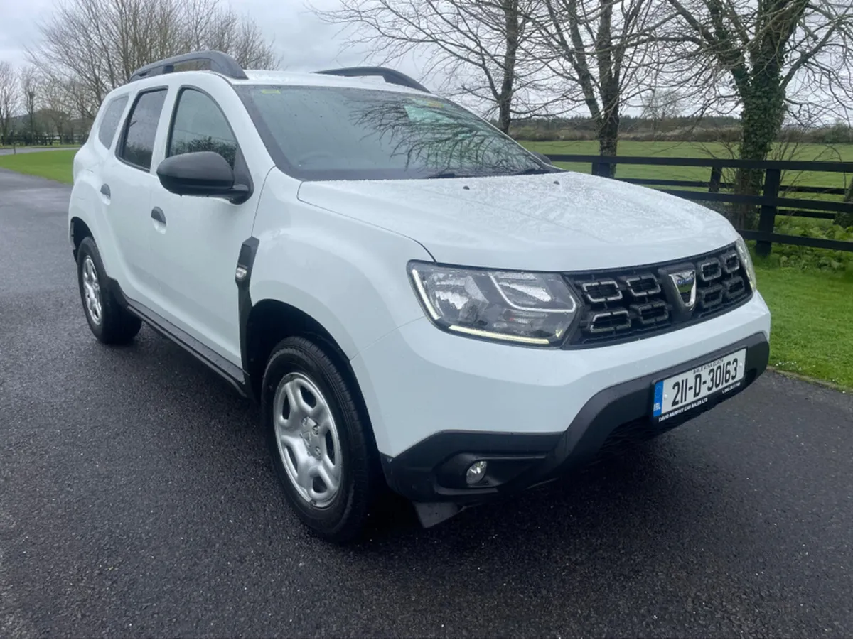 Dacia Duster ESENTIAL BLUE DCI 115 R RE 5DR - Image 1
