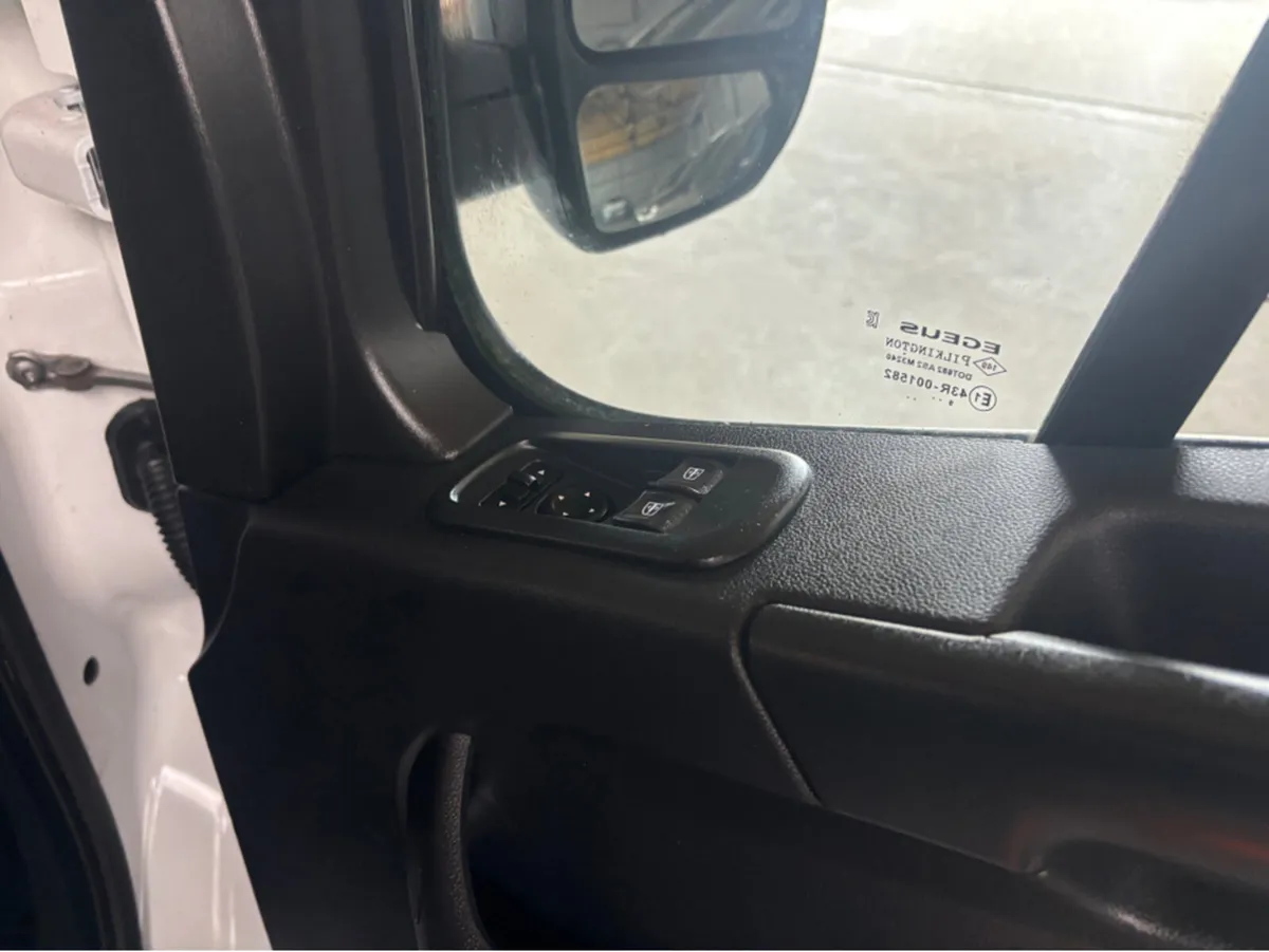 Renault Master FWD LM35 DCI 135 BUSINE III PH2 MY1 - Image 3