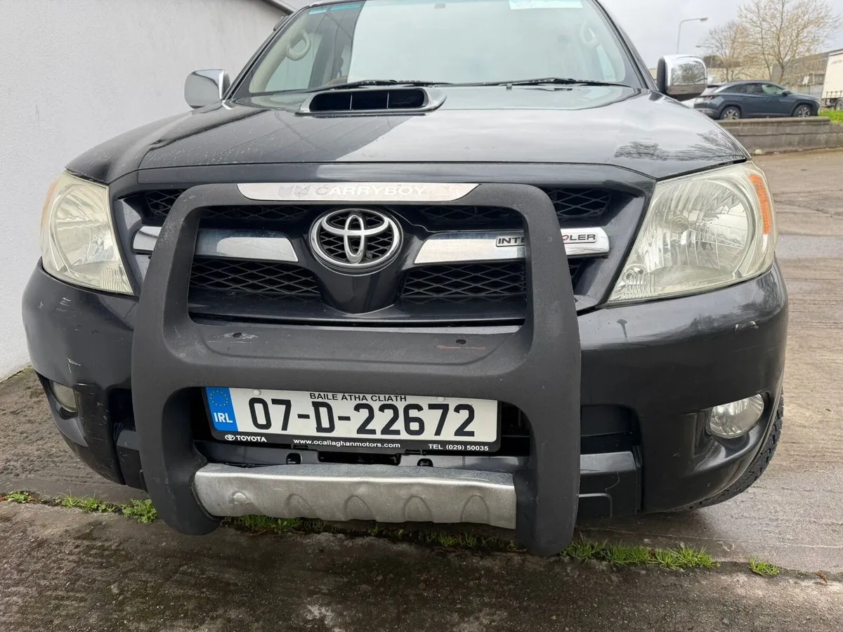 Toyota hilux - Image 2
