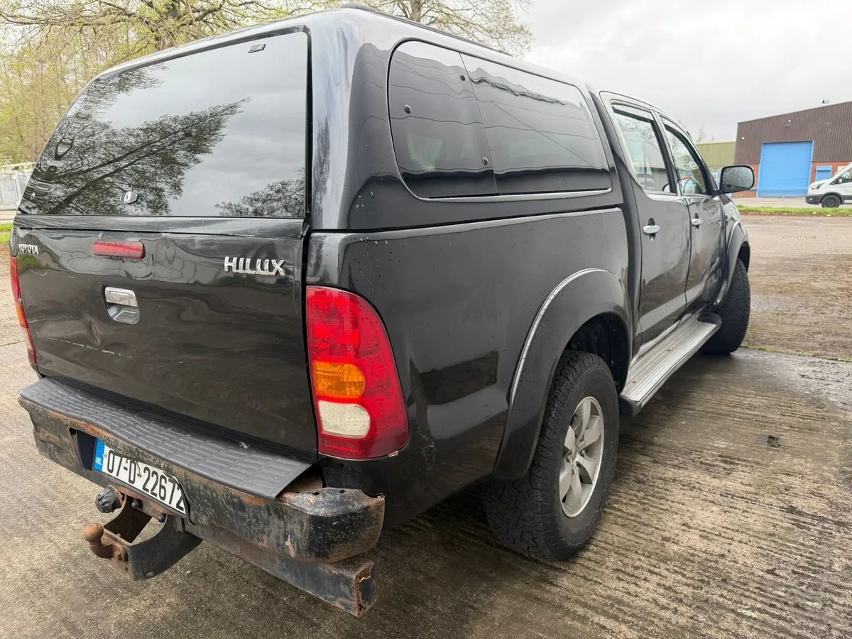 Toyota hilux - Image 4