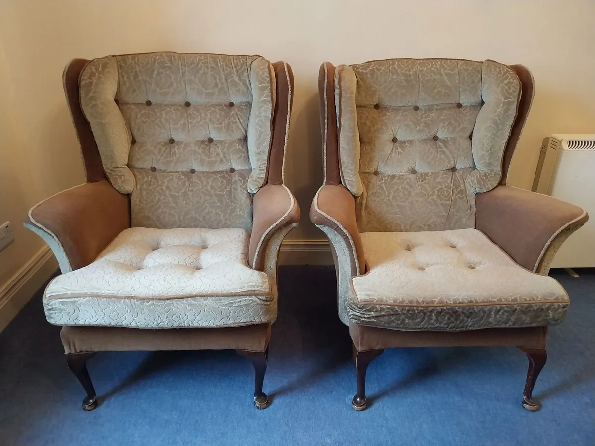 2 x Queen Anne Chairs - Image 1