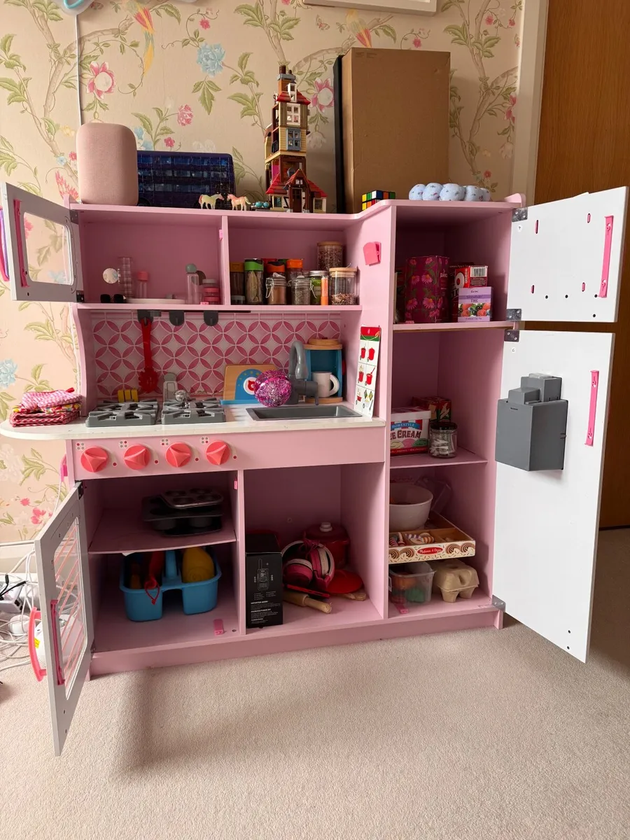 Melissa & Doug Kitchen - Image 2