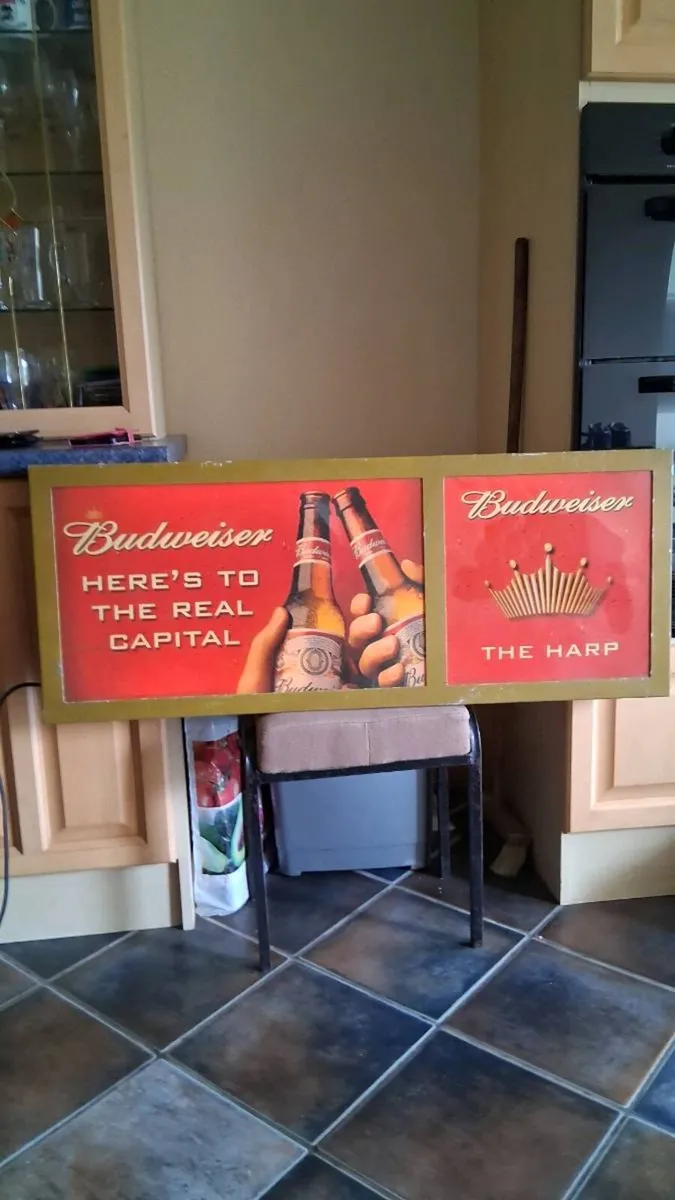 Budweiser light up sign - Image 1