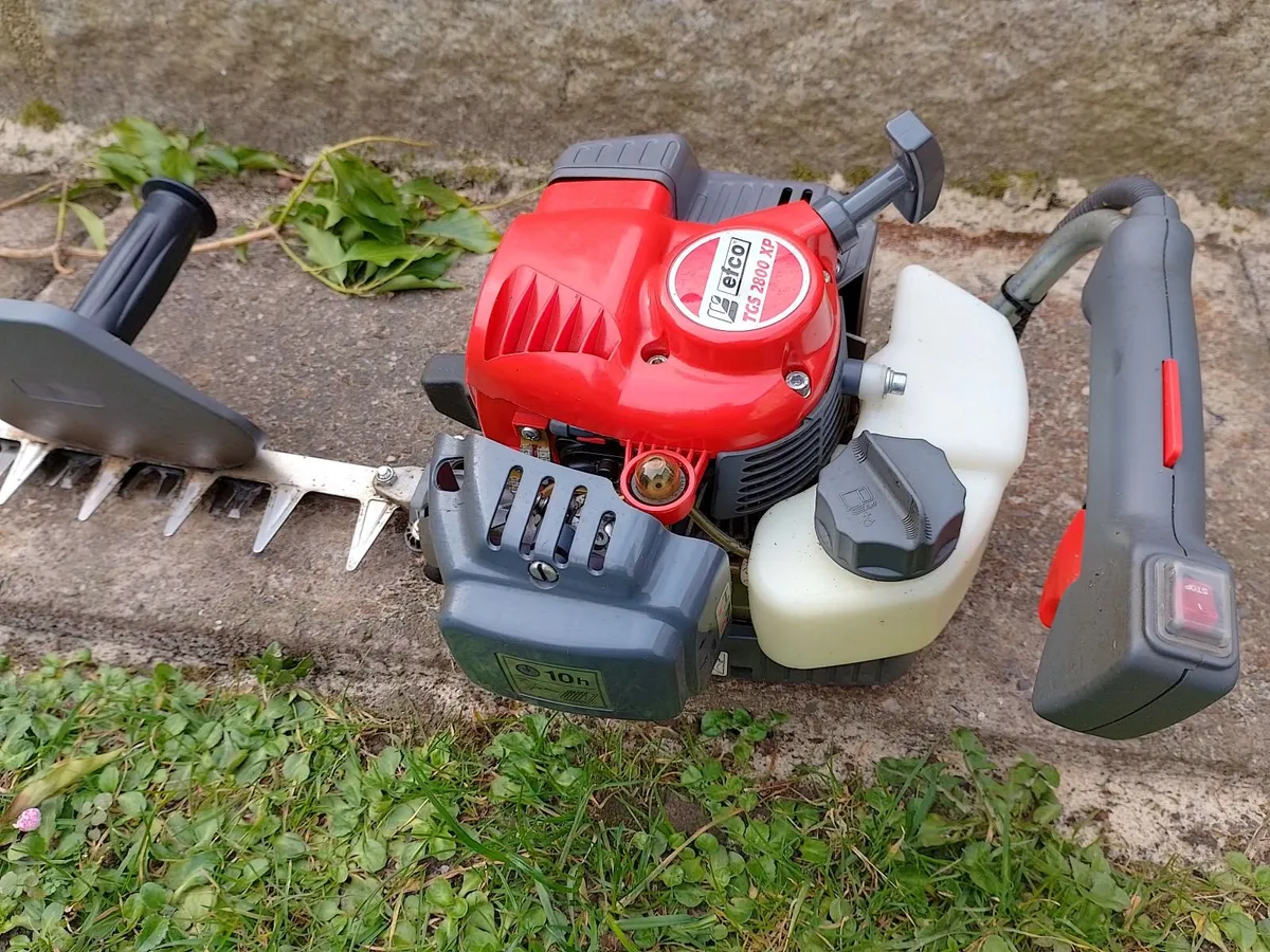 EFCO TGS 2800XP PROFESSIONAL PETROL HEDGE TRIMMER. - Image 4