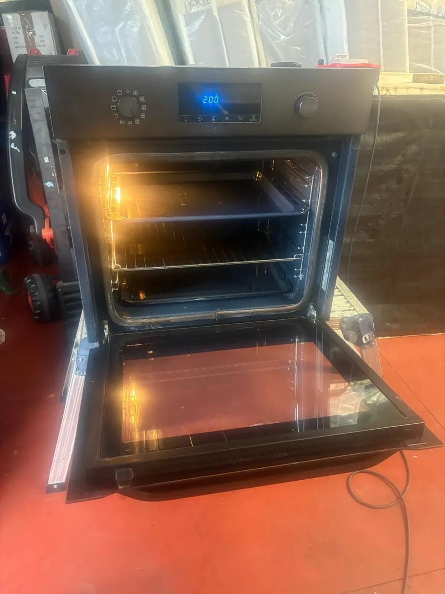 Samsung single fan  oven - Image 2