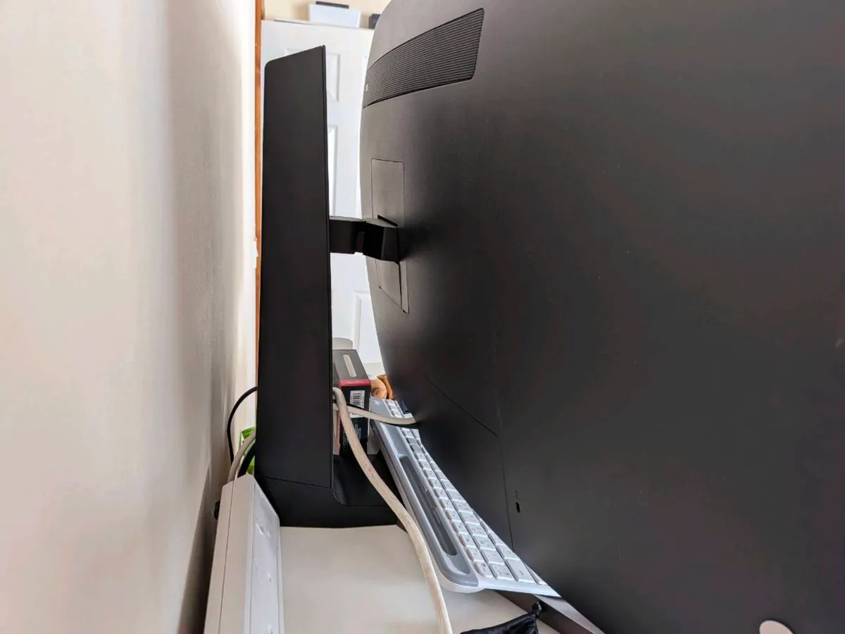 Benq Curved Ultrawide Monitor 38" - Image 4