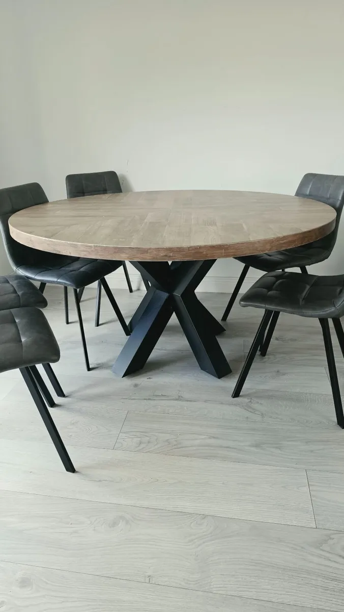 Dining table and 6 chairs - Image 3