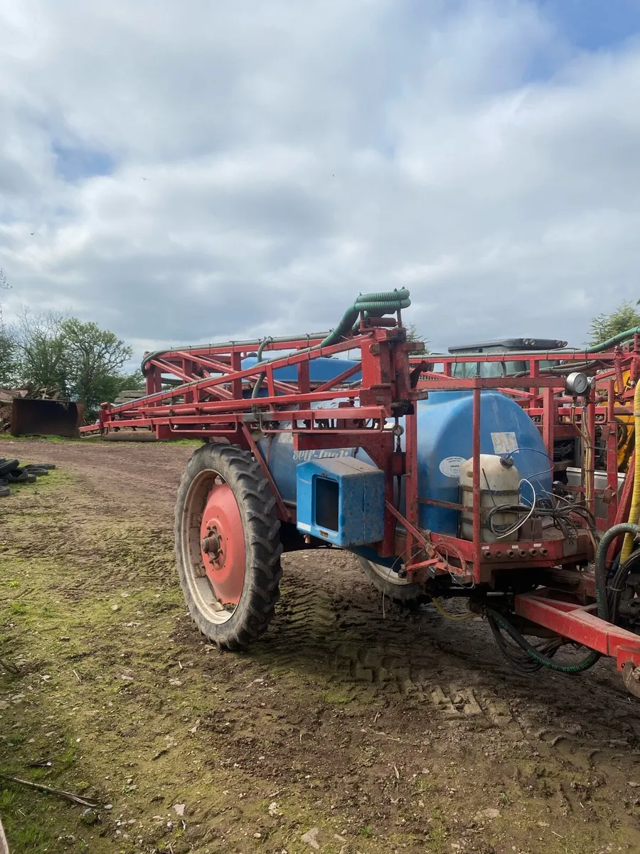 Cheap Trailed sprayer - Image 1