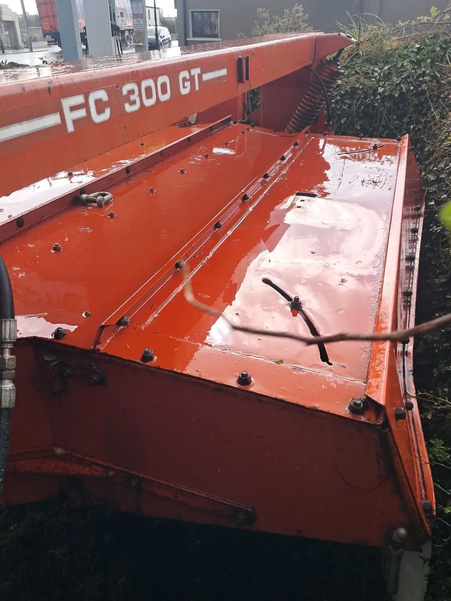 Kuhn FC300 Mower - Image 3