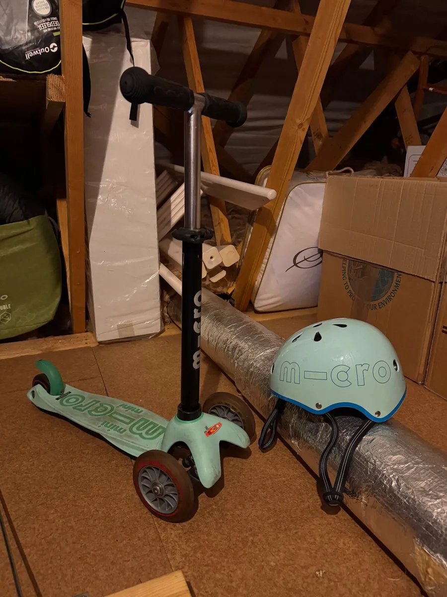 Micro mini scooter w/helmet - Image 1