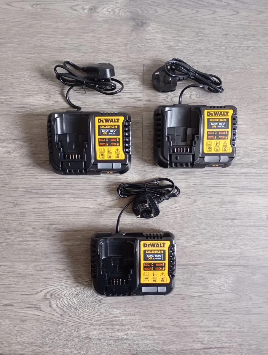 DeWalt dcb1104 Charger's